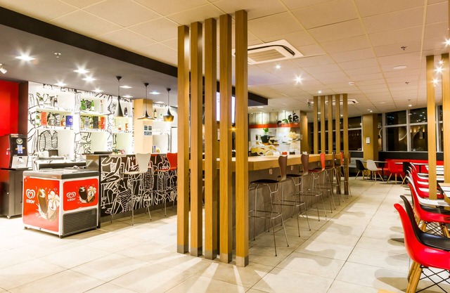 ibis Marilia