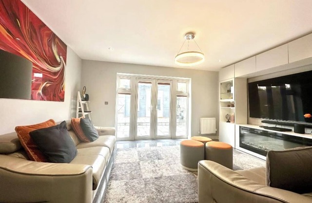 Ideal 4 Bedroomed House in Bicester