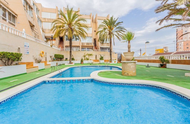 Ideal for Families, Couples or Friends - apartment with pool, near beach