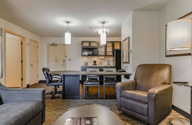 Ideal Mix of Comfort and Value! Pet-Friendly, Close to Sherwood Park