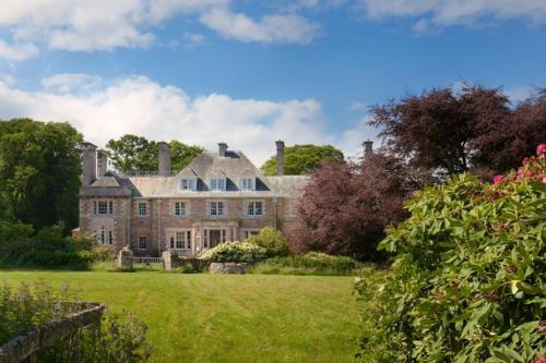 Idyllic 12 bedroom Country Home