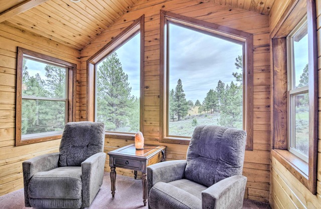 Idyllic Alton Escape ~ 37 Mi to Bryce Canyon!