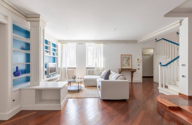 iFlat | Margutta Colors on Canvas Apartment