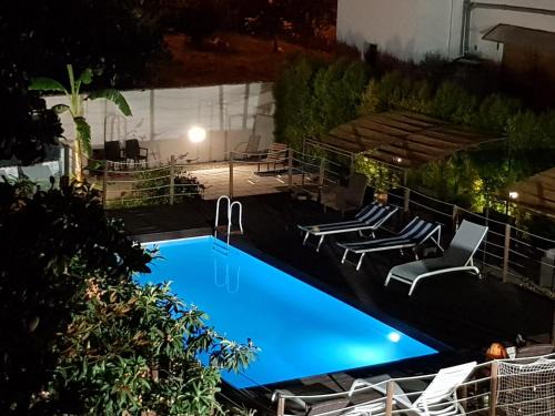 Il Giardino Di Flora con Piscina & Jacuzzi