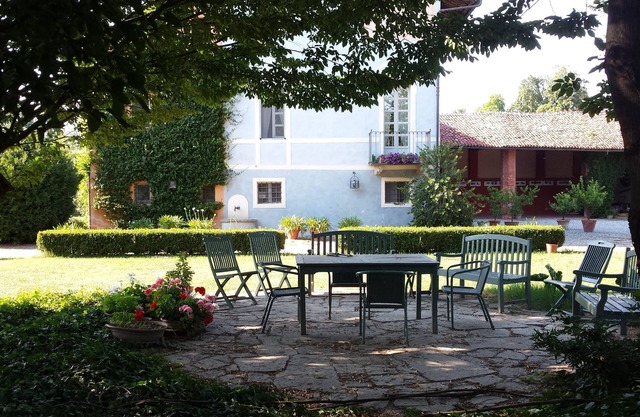 "Il Palazzo" Self-contained apartment, large park, tennis court, small swimming pool