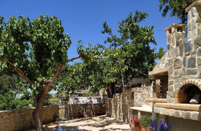 Il Silenzio (Authentic Creta vacations for family and friends)