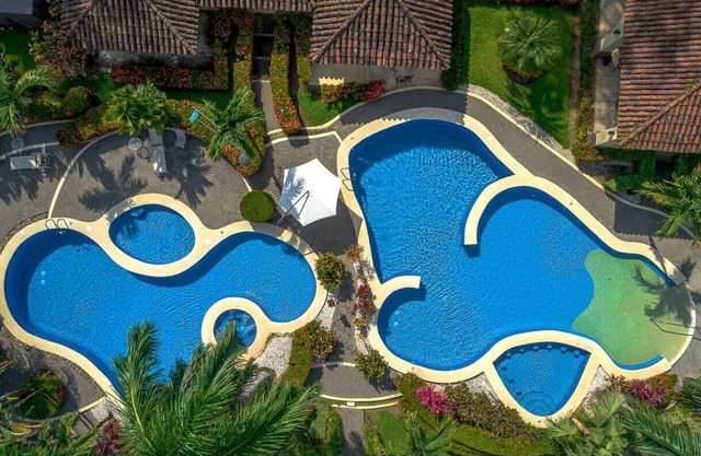 Immaculate 3 bedroom, 3 bathroom private villa