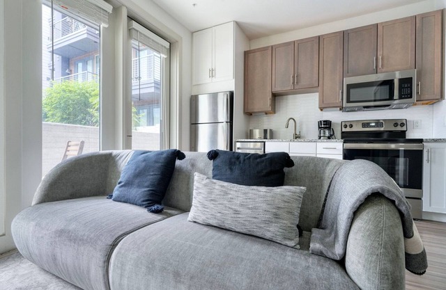 Impeccable Downtown 1BR w/Deck, nr Convention Center, by Blueground