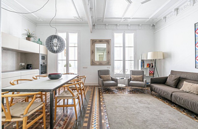 Impressive modernist apartment 20 mtrs from Paseo de Gracia