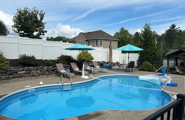 In Ground Pool, Minutes From The Track!