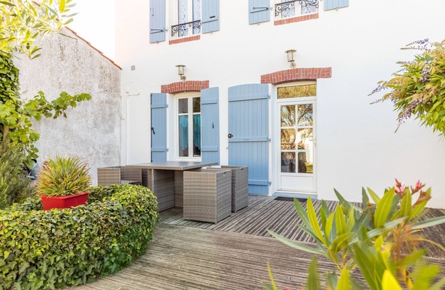 In heart of Noirmoutier, house for 6 adults, 1 child