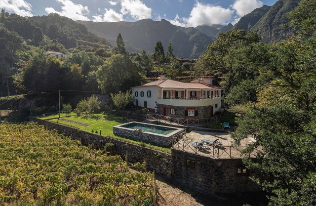 In Laurissilva Forest, Casa do Lanço -Carvalho