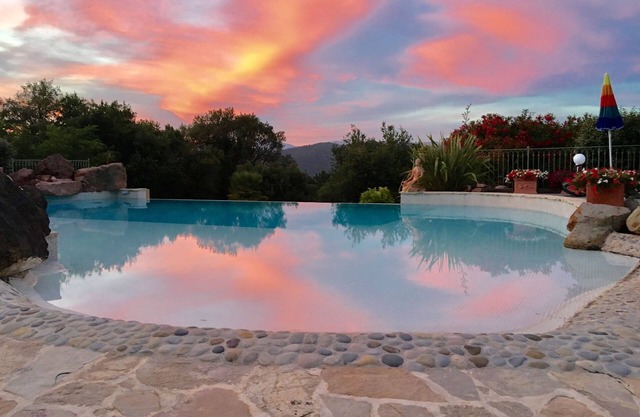 In the heart of the forest, a little paradise just a few minutes from CANNES