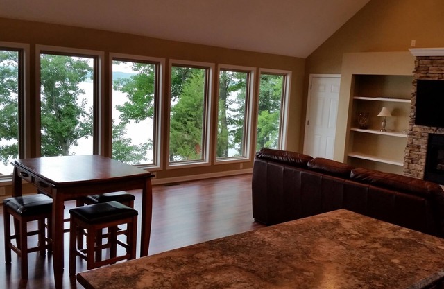 Includes, seasonal, M-Thur. pontoon rental, dock access, national park <1m away