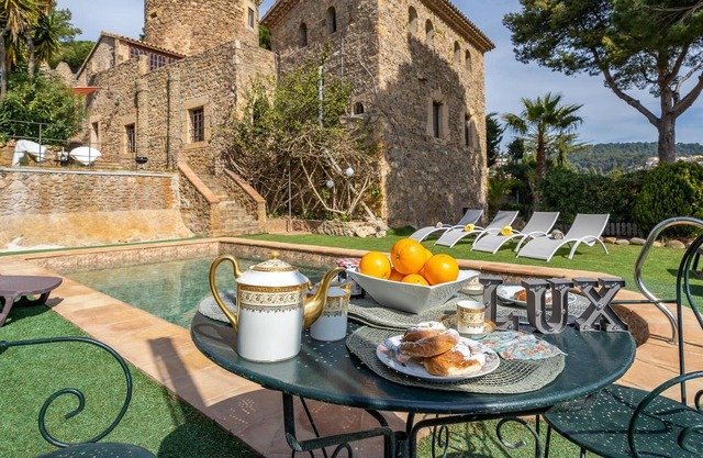 INCREDIBLE CAN XIRAU LUX CASTLE, WITH POOL, A/C AND A FEW MINUTES FROM WHITE SAND BEACHES