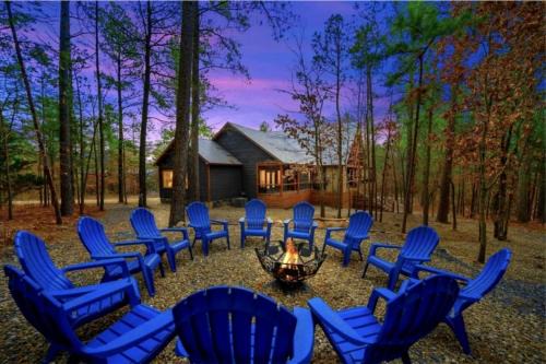 Incredible Spacious Cabin Surrounded by Nature for an Amazing Escape for the Whole Family in Broken Bow, Oklahoma