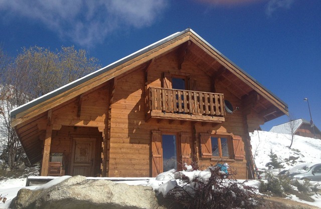 INDEPENDENT COTTAGE CHARM (you occupy the entire chalet) 3 *