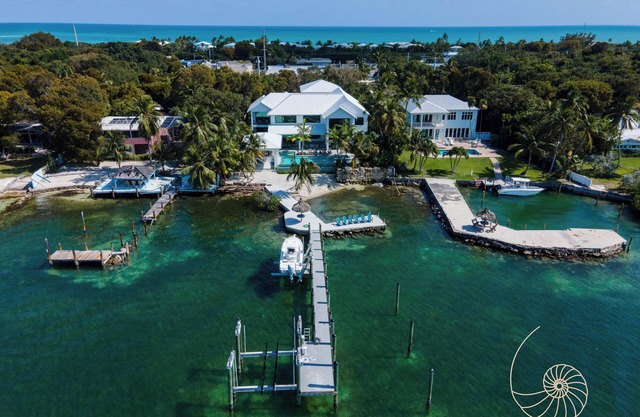 Infinity Bay Islamorada ~ Luxury 9-bed, 10-bath Bayfront Estate in Islamorada