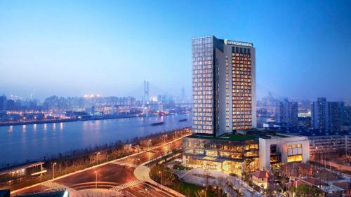 InterContinental Shanghai Expo by IHG - Huangpu Riverview, 3KM to the Bund & Lujiazui, Near 2 Major Exhibition Centers, Onsite Currency Exchange