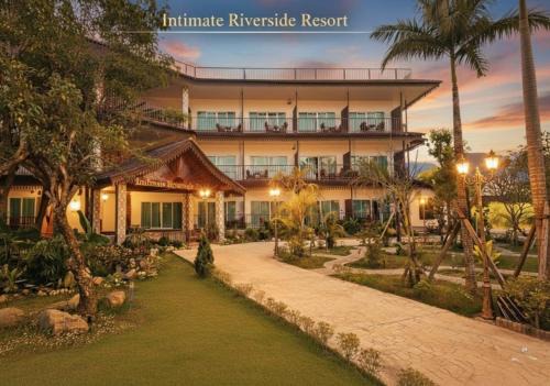 Intimate Riverside Resort Vang Vieng