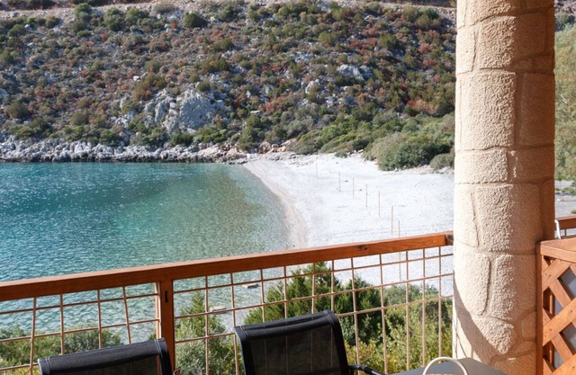 Into The Blue Maisonette: A beautiful stone house on the beach!