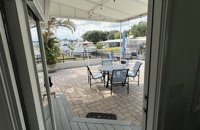 Intracoastal Home With Pool, 3 Bedroom 1.5 Bath - PGA Blvd & Ellison Wilson