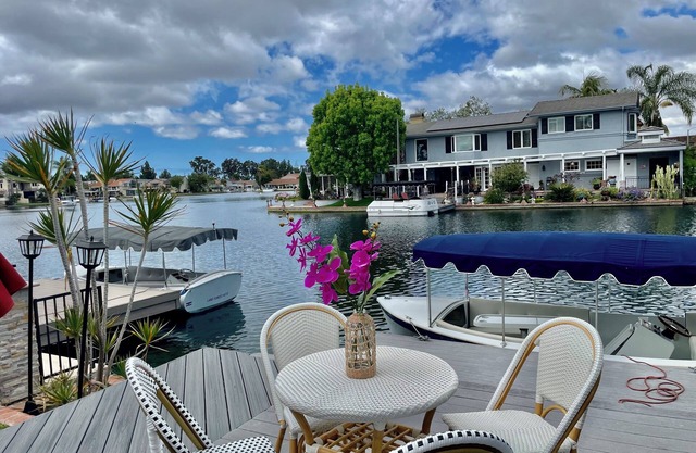 Irvine Lake Forest lake and boat with 4Bed 3Bath Cozy House