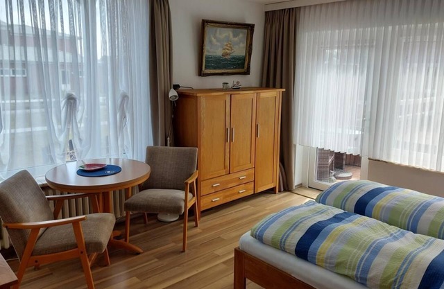 Island apartment for two with terrace near the beach, barrier-free