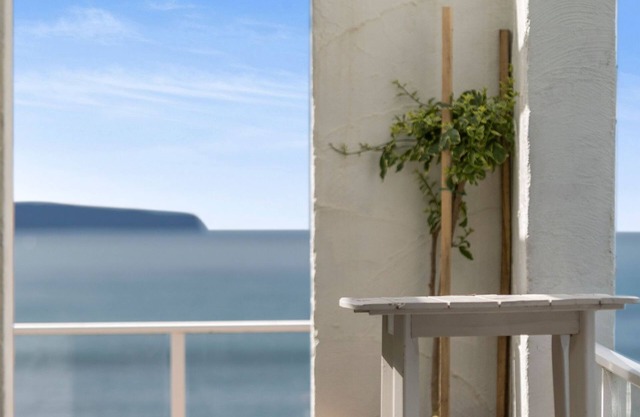 ISLAND IN THE SUN by Palm Beach Holiday Rentals