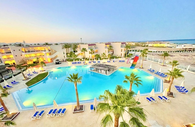 Ivy Cyrene Island Resort