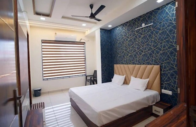 J L Hotel