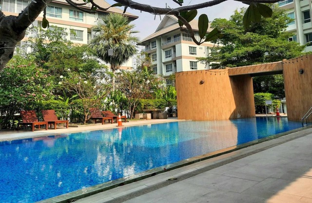 J Park Hotel