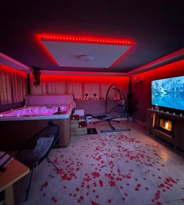 Jacuzzi Home