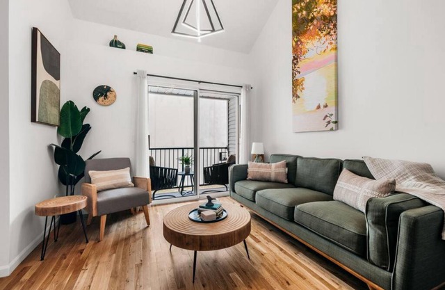 Japandi, 3BD Townhome Near Downtown, Beach and Wineries