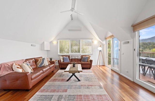 Jarrah Lodge - Sleeps 10 - Merrijig