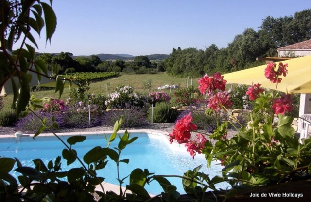 JDV Holidays - 2 bed, 2 bath, private pool, garden and vineyard views - Bliss!