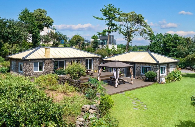 Jeju Doldamhankil Pension