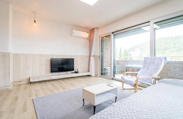 Jeju Murray Pension