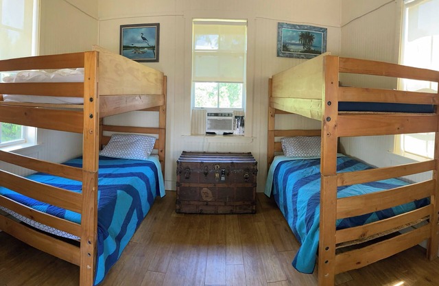 Jiggs Landing, Cabin 2 - Bird Land Bunk House