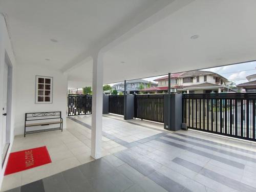 Jk Home Borneo 96 18Pax 6BedR 6BathR 3Carparks