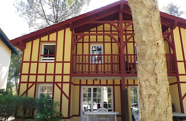 Jolie Maisonnette aux Couleurs Basques, Proche de L'océan et au Cœur du Golf