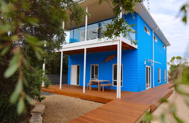 Jonus Big Blue - Retreat to Long Beach