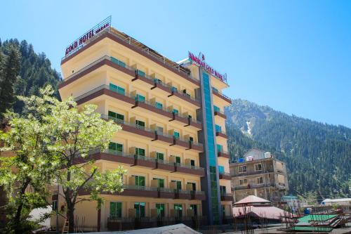 Jovial Gold Naran