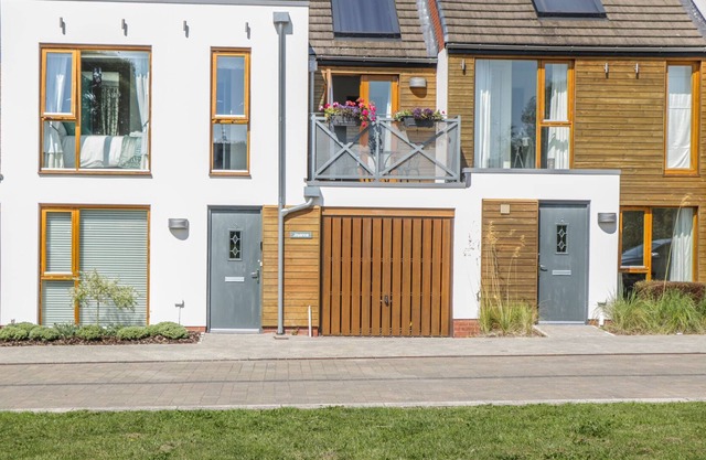 JOYANCE, family friendly, luxury holiday cottage in Street
