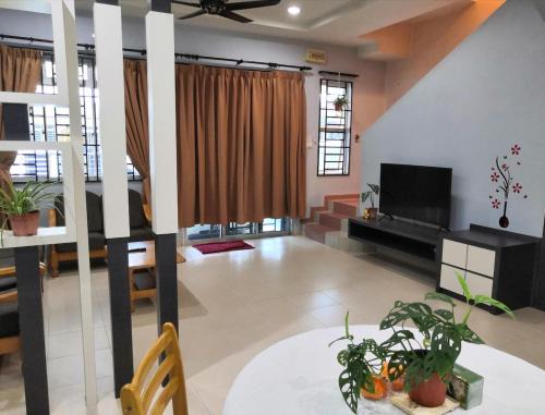 Joyful Homestay Landed House