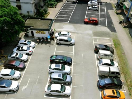 JTOUR Inn Guilin Two Rivers and Four Lakes Walmart