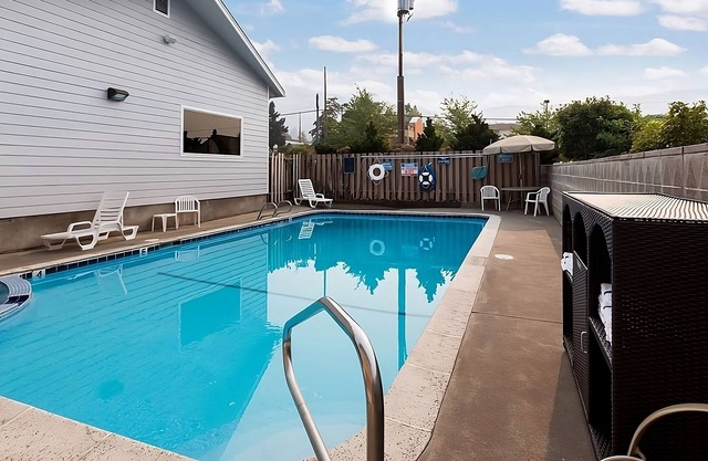 Just What You Were Looking For! Amazing Unit Awaits! Close to Hellgate Canyon!