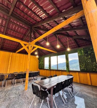Kaghsi Summerhouse