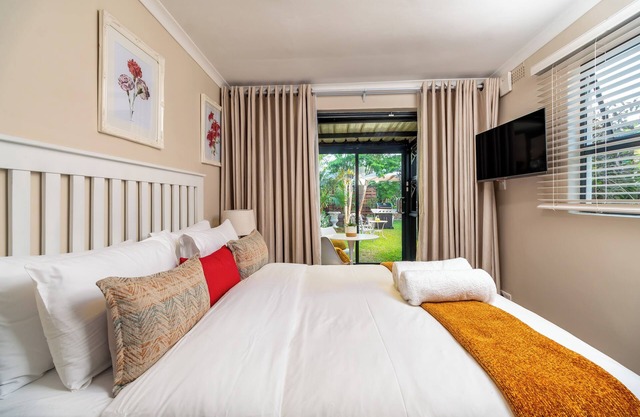 KaMuzi Tiny Retreat n Tiny comfy self contained space,10minutes from the airport
