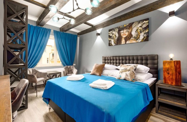 Karlovy Charme Inn: Superior 1BR Apt No.633
